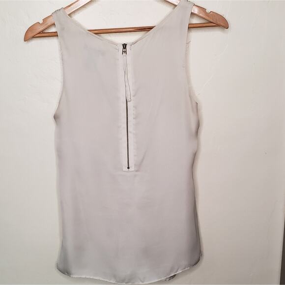 🌻3 for $ 18 Cream Beaded Asymmetrical Sleeveless Top - Picture 3 of 5